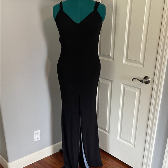 Windsor Black Sleeveless dress - Picture 12 of 12